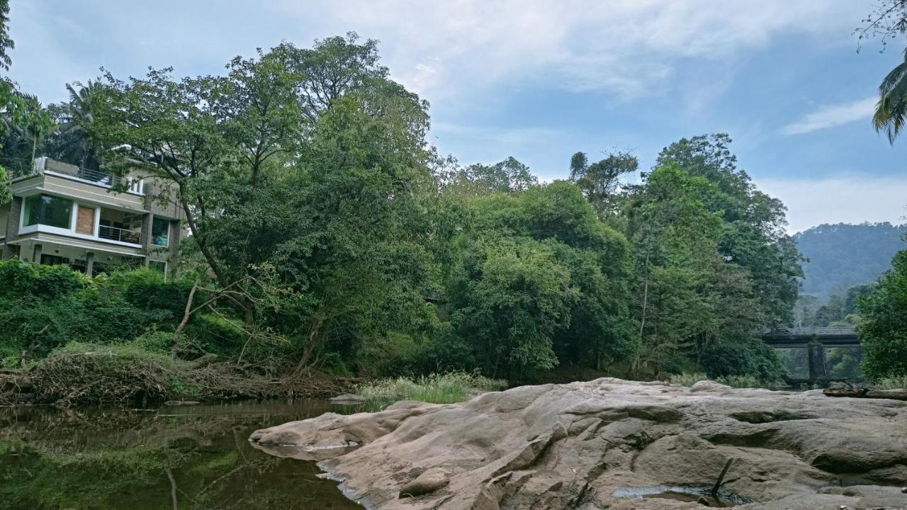 Athirapilly On The Rocks Hotel Athirappilly Exterior foto