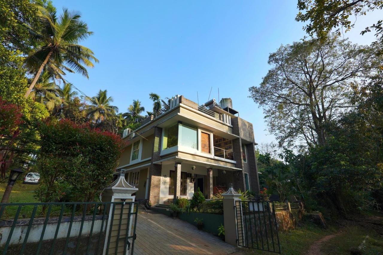 Athirapilly On The Rocks Hotel Athirappilly Exterior foto