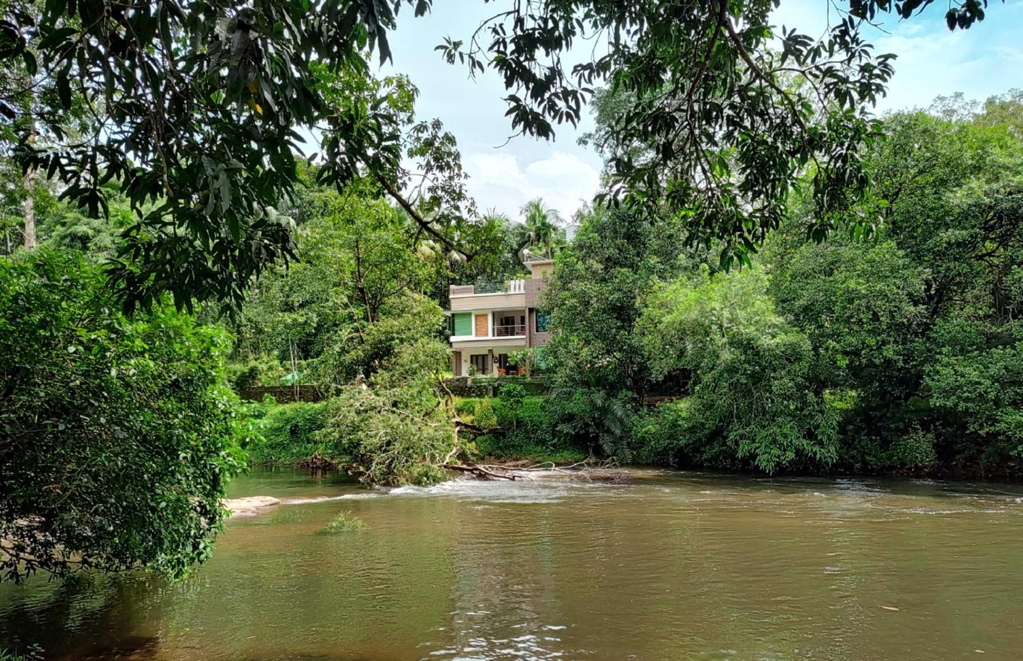 Athirapilly On The Rocks Hotel Athirappilly Exterior foto